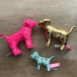 VS pink dogs